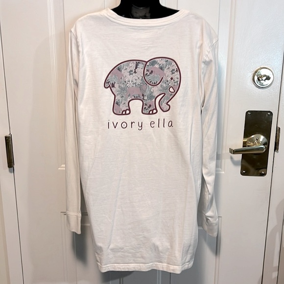 ivory ella Tops - IVORY ELLA 🐘 WHITE 100% COTTON LONG SLEEVE ELEPHANT TSHIRT Women’s XXL